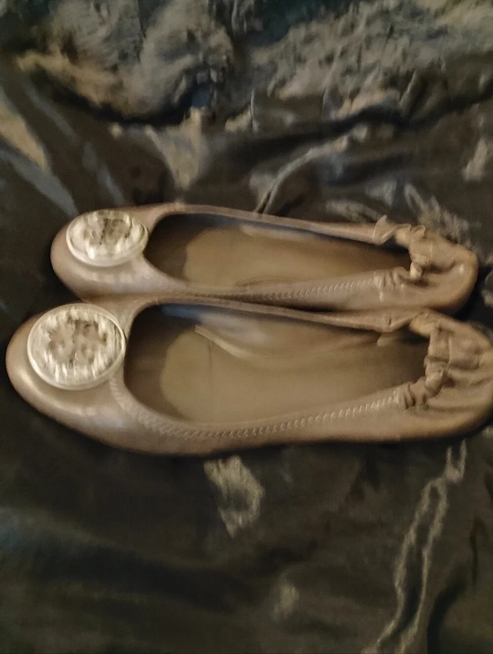 Women's Like New Grayish Beige Tory Burch Ballet Flats With Emblem U.S. Size 9